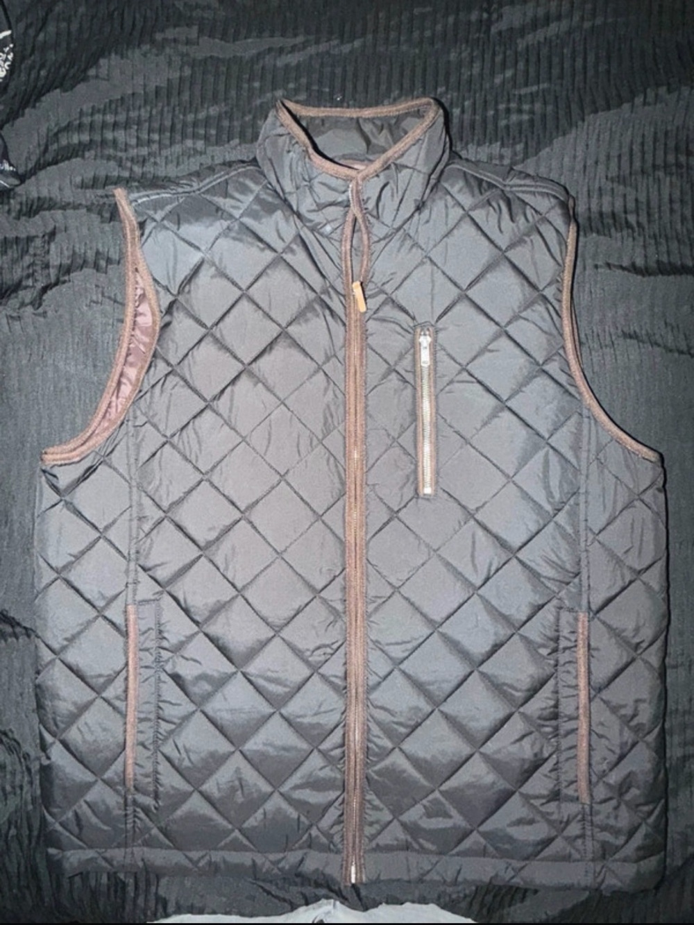 Roundtree & Yorke Men's Quilted Vest - Charcoal with Brown Trim
